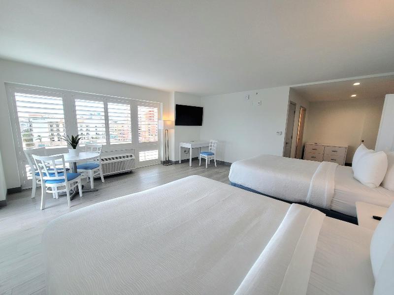 The Chart House Marina Hotel image