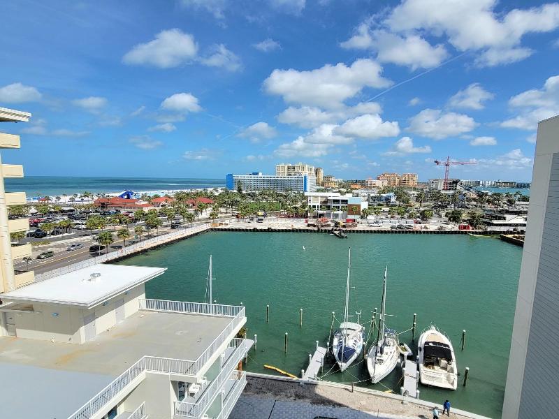 The Chart House Marina Hotel image
