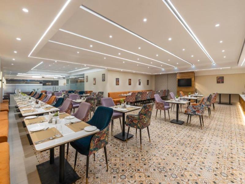 Clarks Inn Suites Agra image