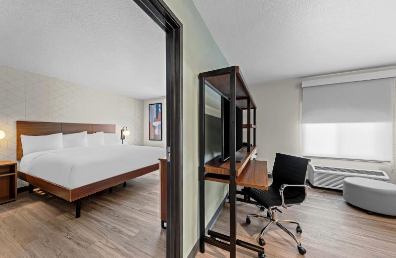Everhome Suites Waco image