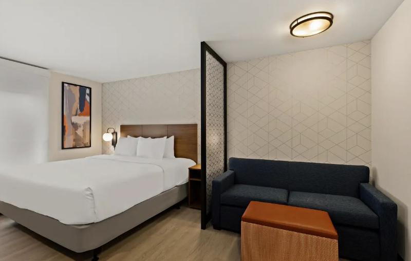 Everhome Suites Yuma East I-8 image