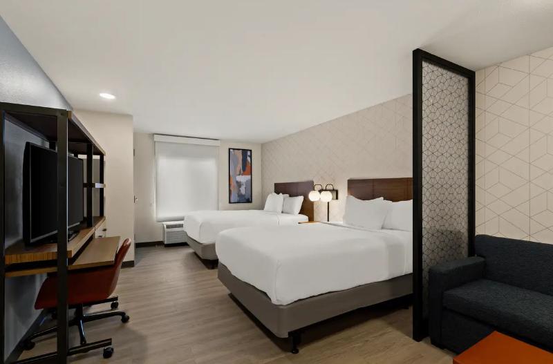 Everhome Suites Temecula image