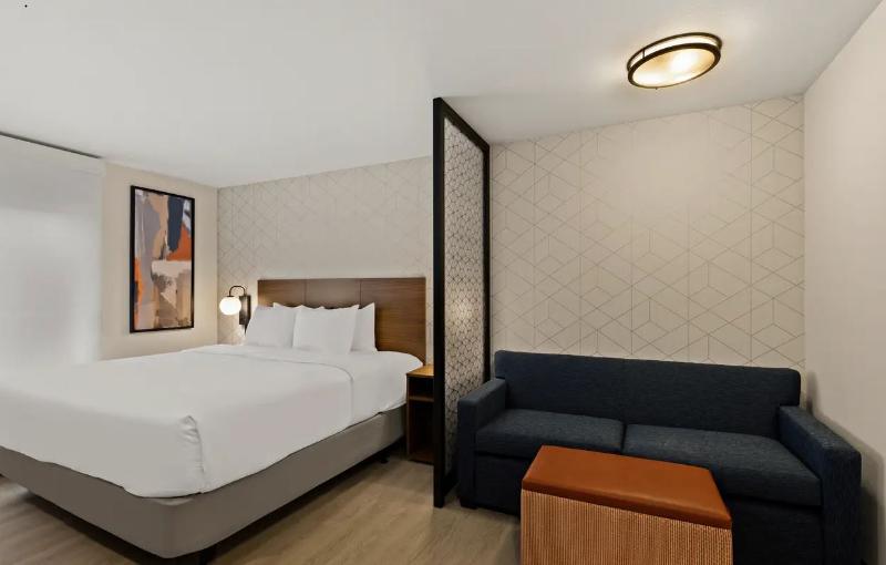 Everhome Suites Temecula image