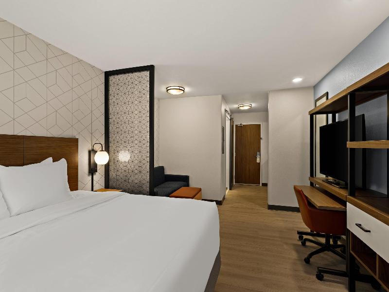 Everhome Suites Temecula image