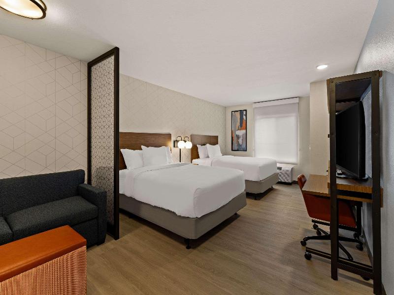 Everhome Suites Temecula image