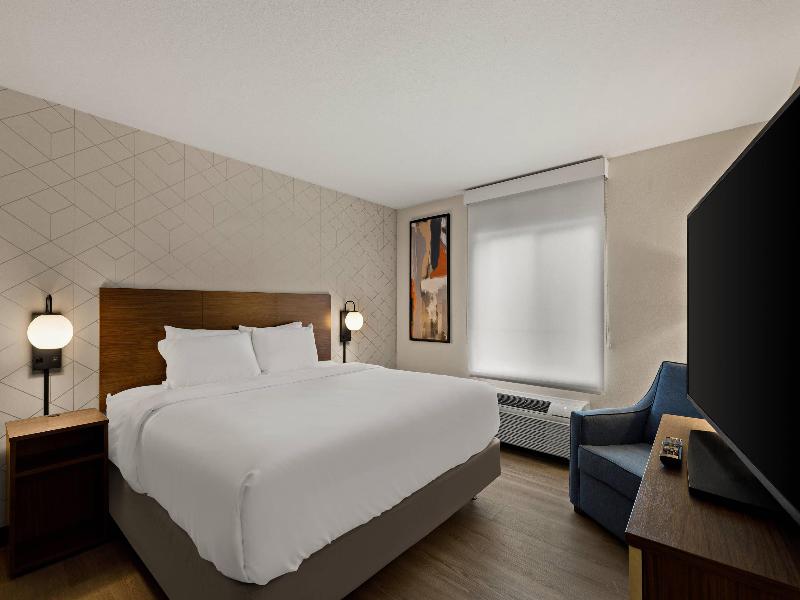 Everhome Suites Temecula image