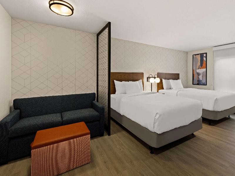 Everhome Suites Temecula image