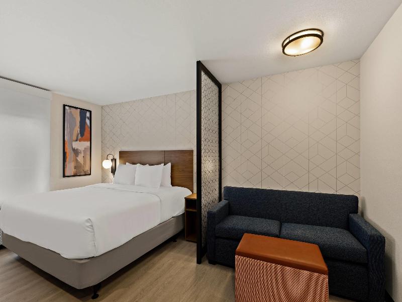 Everhome Suites Temecula image