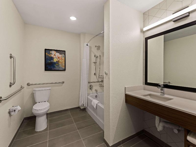 Everhome Suites Temecula image