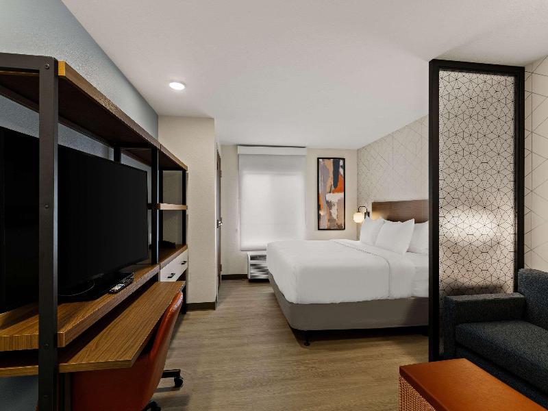 Everhome Suites Temecula image