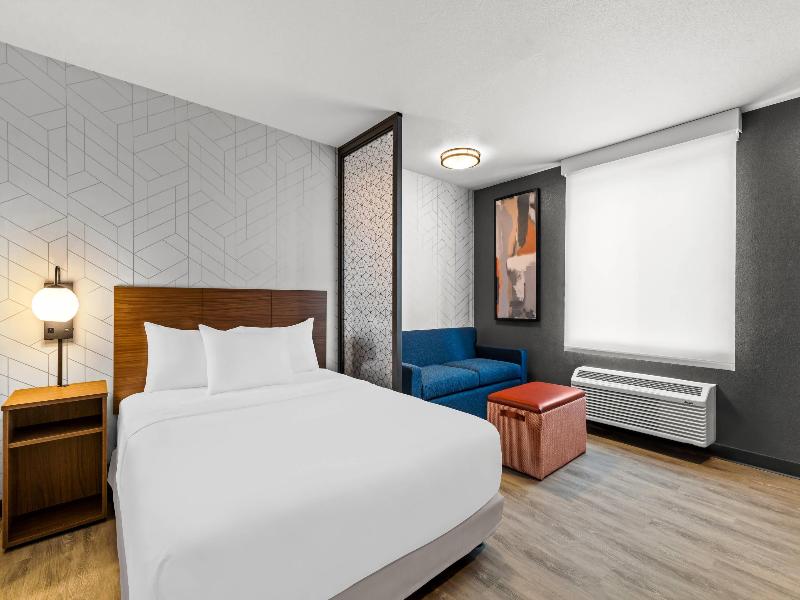 Everhome Suites Temecula image