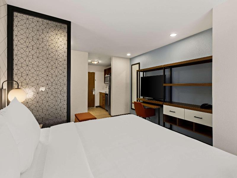 Everhome Suites Temecula image