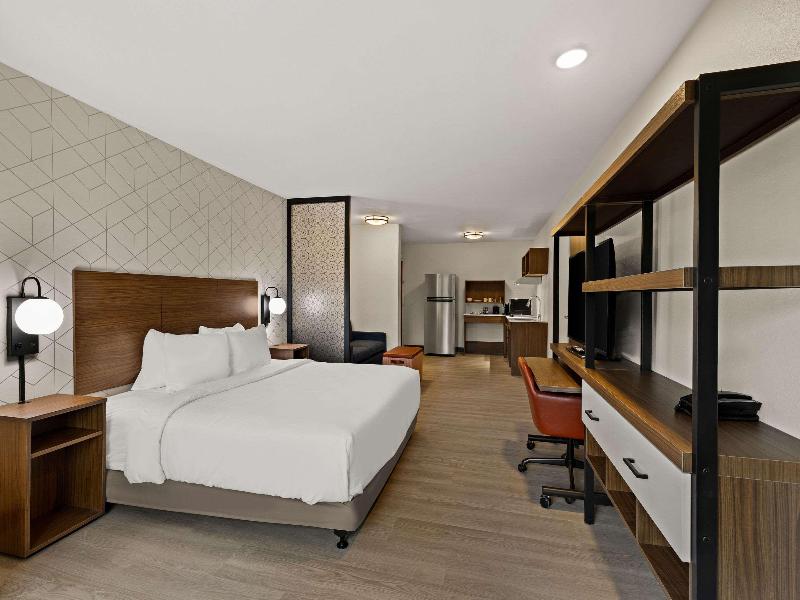 Everhome Suites Temecula image