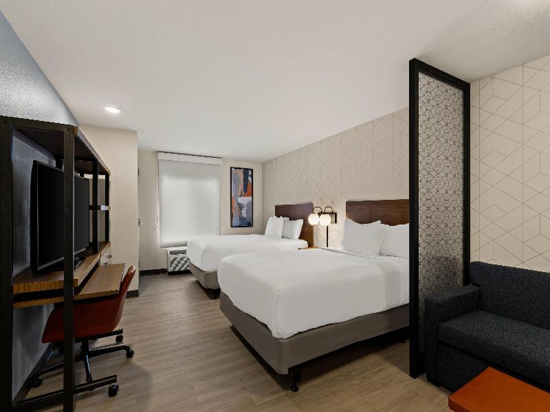 Everhome Suites Temecula image