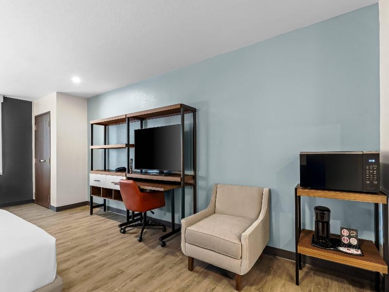 Everhome Suites Temecula image