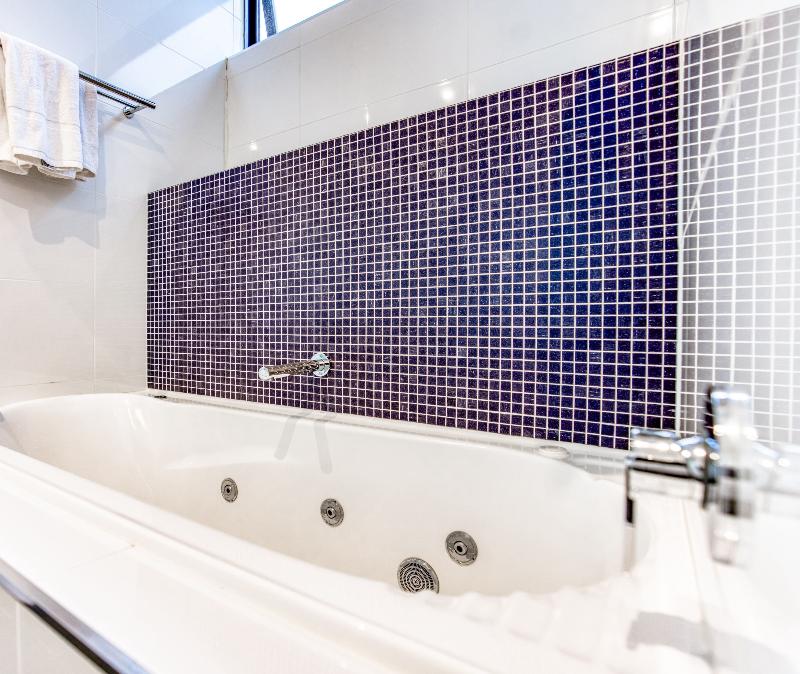 Oaks Vue Suites Geelong image