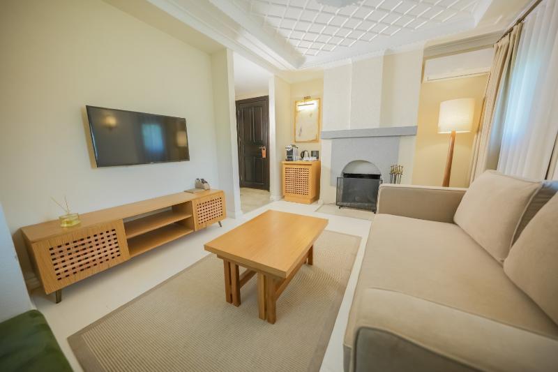 Nuup Hotel image