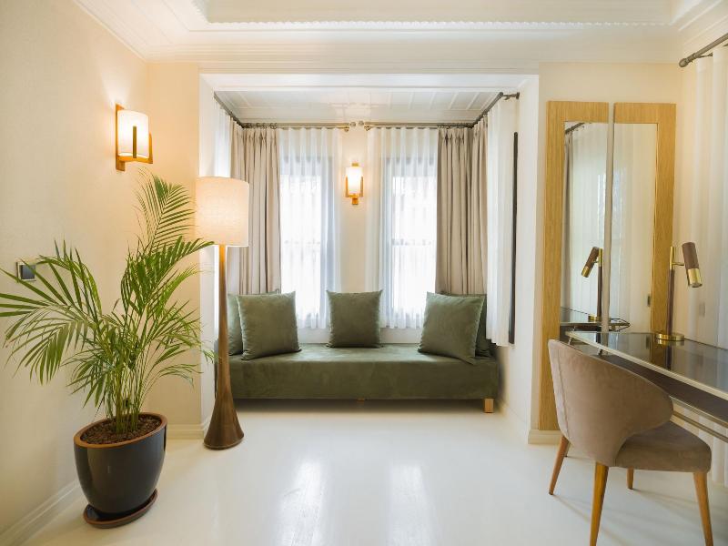 Nuup Hotel image