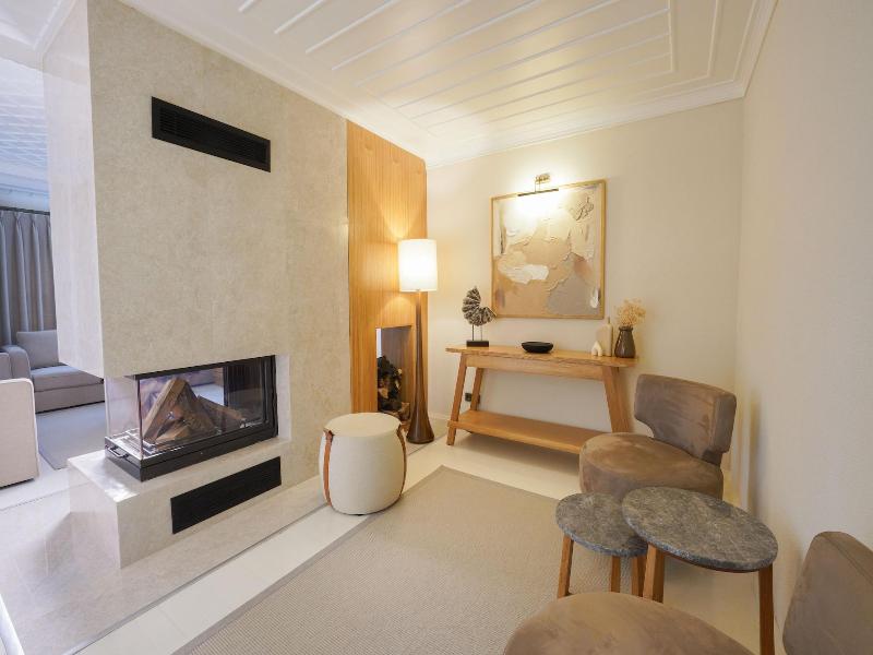 Nuup Hotel image