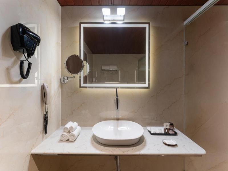 Clarks Inn Suites Hyderabad image