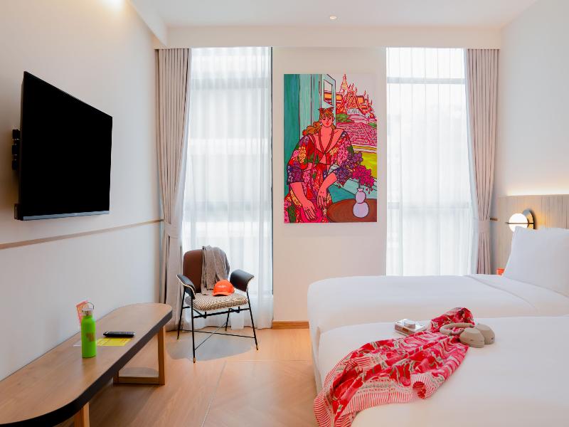 room detail thumbnail 1