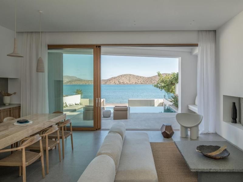 Villa Mimaze Minimalist Living