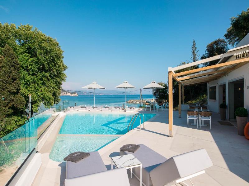 Alboro Seaside Suites
