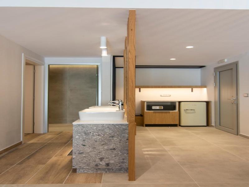 Alboro Seaside Suites image