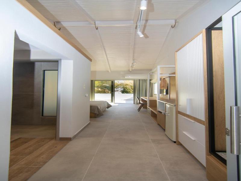 Alboro Seaside Suites image