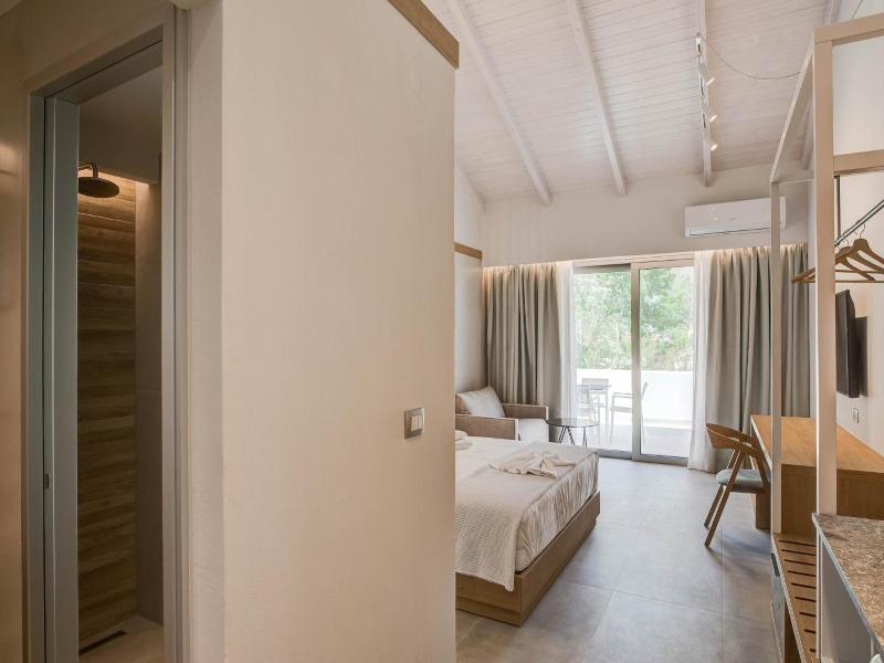 Alboro Seaside Suites image