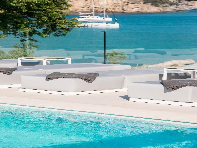 Alboro Seaside Suites image
