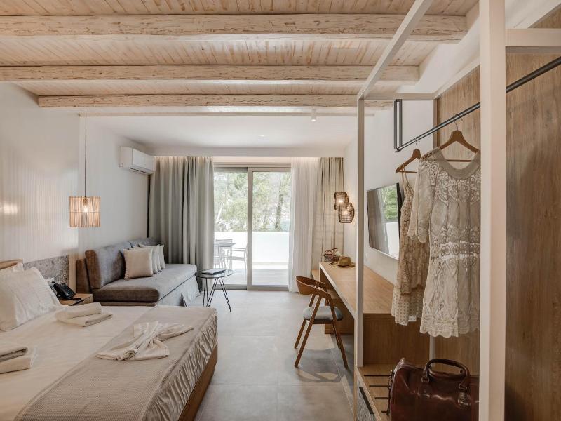Alboro Seaside Suites image