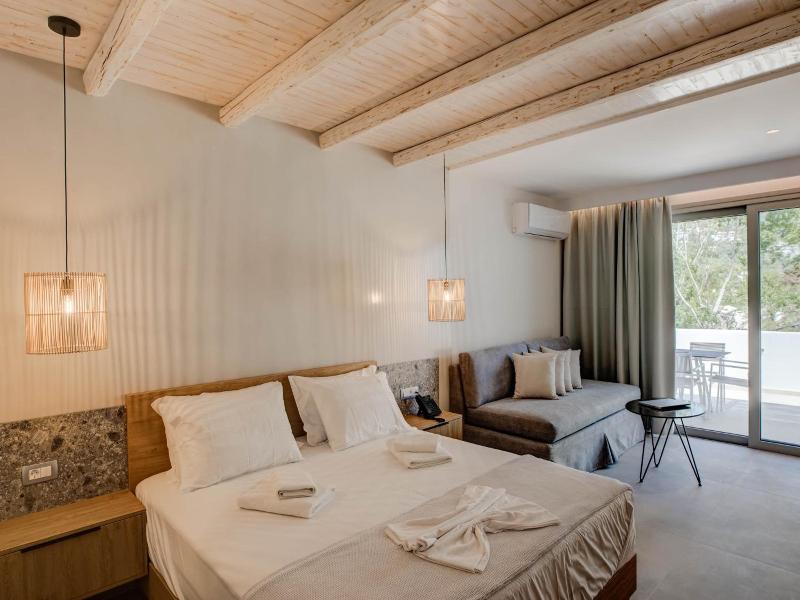 Alboro Seaside Suites image