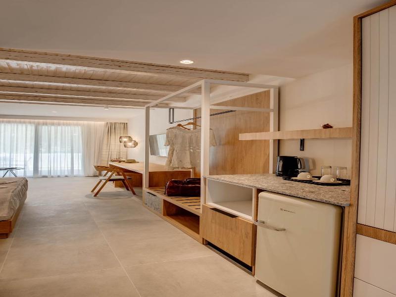 Alboro Seaside Suites image
