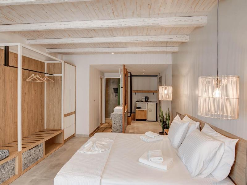 Alboro Seaside Suites image