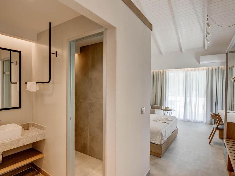 Alboro Seaside Suites image