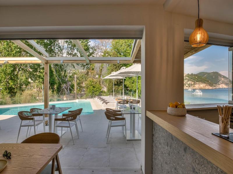 Alboro Seaside Suites image