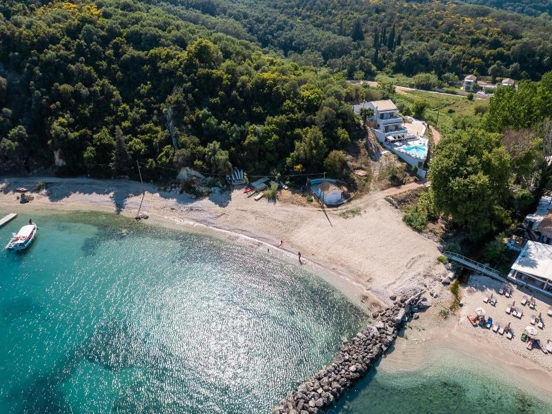 Alboro Seaside Suites image