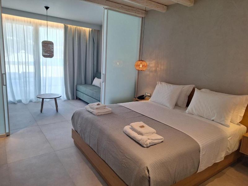 Alboro Seaside Suites image