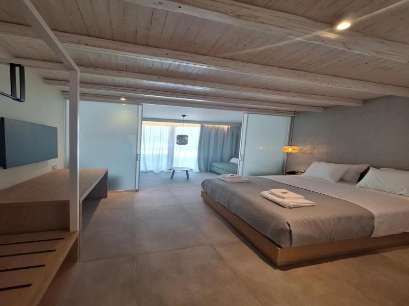 Alboro Seaside Suites image