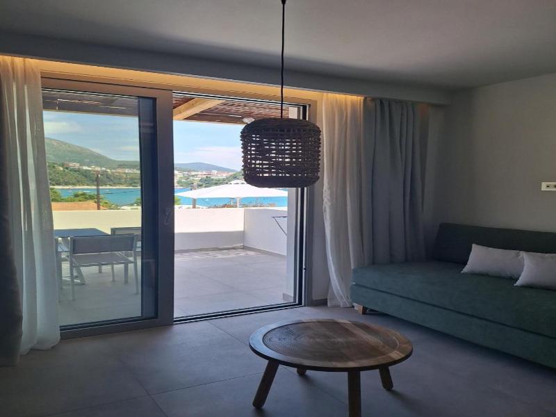 Alboro Seaside Suites image