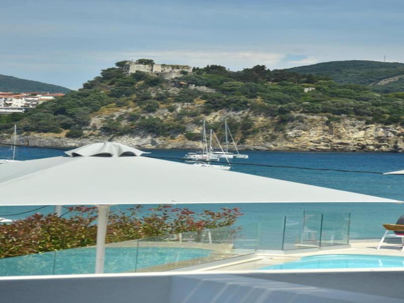 Alboro Seaside Suites image