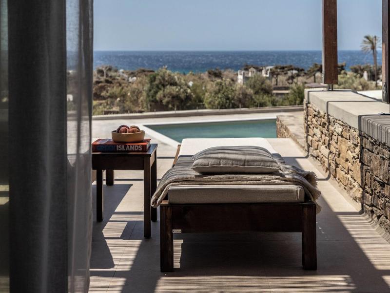 Ela Tinos image