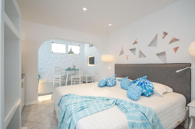 Naxos Evilion Luxury Apartments image