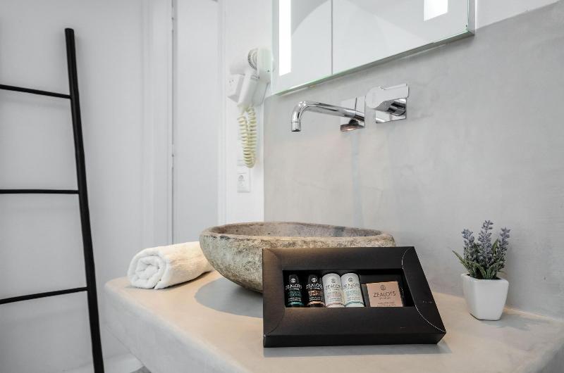 Naxos Evilion Luxury Apartments image