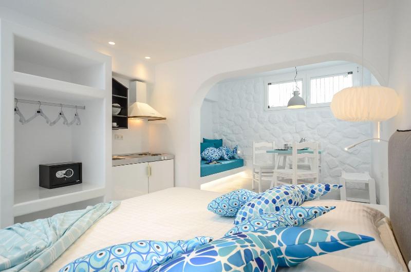 Naxos Evilion Luxury Apartments image