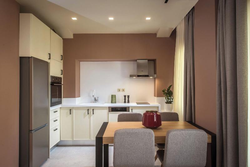 Centro Vero Suites By Omilos Hotels image