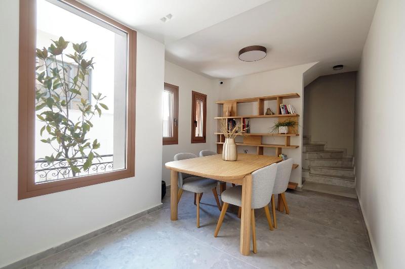 Plaka House Boutique Apartments image