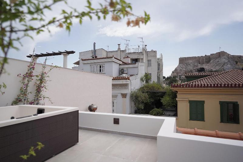 Plaka House Boutique Apartments image