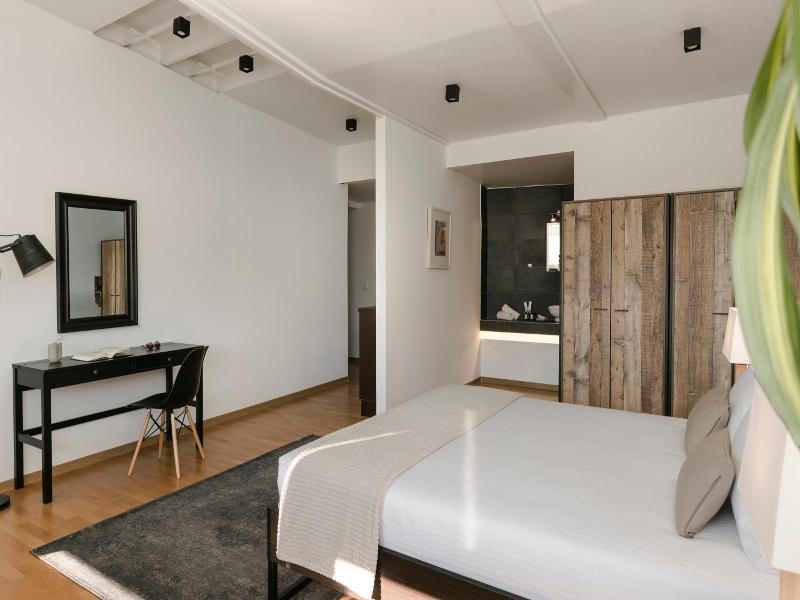 Aria Acropolis Suites image